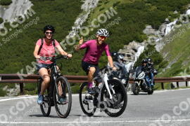 Fotó #2202663 | 27-06-2022 10:43 | Passo Dello Stelvio - Vízesés kanyar Bicajosok