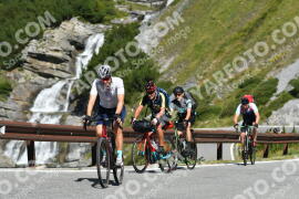 Foto #2504124 | 04-08-2022 11:08 | Passo Dello Stelvio - Curva di cascata BICICLETTA