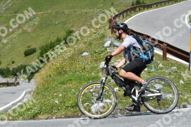Fotó #2400836 | 25-07-2022 13:06 | Passo Dello Stelvio - Vízesés kanyar Bicajosok