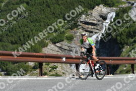 Photo #2397637 | 25-07-2022 09:45 | Passo Dello Stelvio - Waterfall curve BICYCLES