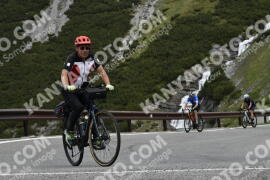 Fotó #2131114 | 16-06-2022 10:35 | Passo Dello Stelvio - Vízesés kanyar Bicajosok
