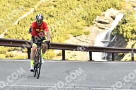 Photo #2082515 | 04-06-2022 09:05 | Passo Dello Stelvio - Waterfall BICYCLE riders
