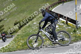 Fotó #2114004 | 10-06-2022 11:31 | Passo Dello Stelvio - Vízesés kanyar Bicajosok