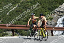 Photo #2168194 | 20-06-2022 09:31 | Passo Dello Stelvio - Waterfall BICYCLE riders