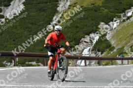 Fotó #2642032 | 14-08-2022 12:46 | Passo Dello Stelvio - Vízesés kanyar Bicajosok