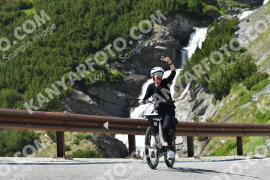 Photo #2161046 | 19-06-2022 15:39 | Passo Dello Stelvio - Waterfall curve BICYCLES