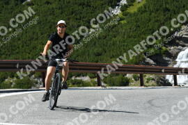Fotó #2547382 | 08-08-2022 14:44 | Passo Dello Stelvio - Vízesés kanyar Bicajosok