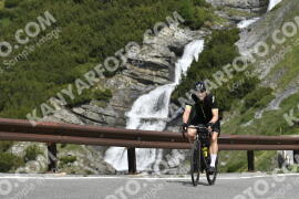 Photo #3253416 | 27-06-2023 10:49 | Passo Dello Stelvio - Waterfall curve BICYCLES