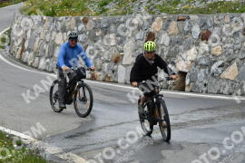 Fotó #2249258 | 07-07-2022 11:58 | Passo Dello Stelvio - Vízesés kanyar Bicajosok