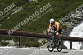 Photo #3240885 | 26-06-2023 13:04 | Passo Dello Stelvio - Waterfall curve BICYCLES