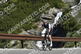 Photo #3225105 | 25-06-2023 09:30 | Passo Dello Stelvio - Waterfall curve BICYCLES