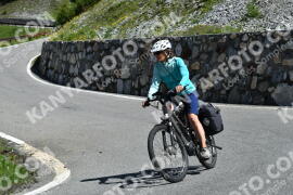 Fotó #2176246 | 23-06-2022 11:10 | Passo Dello Stelvio - Vízesés kanyar Bicajosok