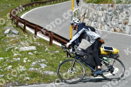 Fotó #2496404 | 03-08-2022 13:27 | Passo Dello Stelvio - Vízesés kanyar Bicajosok