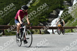Fotó #2192726 | 25-06-2022 14:55 | Passo Dello Stelvio - Vízesés kanyar Bicajosok