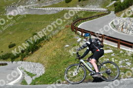 Fotó #2700993 | 21-08-2022 13:23 | Passo Dello Stelvio - Vízesés kanyar Bicajosok