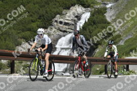 Fotó #3498817 | 16-07-2023 11:01 | Passo Dello Stelvio - Vízesés kanyar Bicajosok