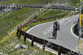 Fotó #3354308 | 04-07-2023 11:18 | Passo Dello Stelvio - Vízesés kanyar Bicajosok