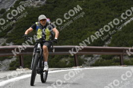 Fotó #2129015 | 13-06-2022 12:56 | Passo Dello Stelvio - Vízesés kanyar Bicajosok