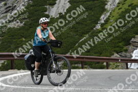 Fotó #2249065 | 07-07-2022 11:28 | Passo Dello Stelvio - Vízesés kanyar Bicajosok