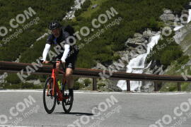 Fotó #3231563 | 25-06-2023 12:51 | Passo Dello Stelvio - Vízesés kanyar Bicajosok