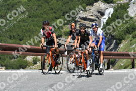 Photo #2352940 | 19-07-2022 11:24 | Passo Dello Stelvio - Waterfall curve BICYCLES