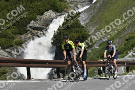 Photo #3243932 | 26-06-2023 10:30 | Passo Dello Stelvio - Waterfall curve BICYCLES