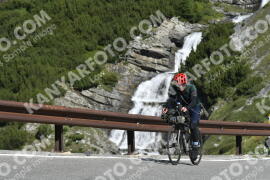 Fotó #3604500 | 28-07-2023 10:21 | Passo Dello Stelvio - Vízesés kanyar Bicajosok