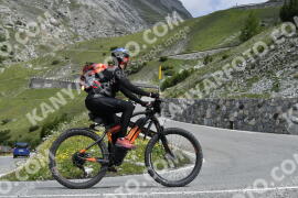 Fotó #3556396 | 23-07-2023 11:22 | Passo Dello Stelvio - Vízesés kanyar Bicajosok