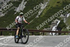 Photo #3556107 | 23-07-2023 10:55 | Passo Dello Stelvio - Waterfall curve BICYCLES