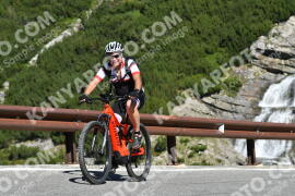 Photo #2318849 | 16-07-2022 10:25 | Passo Dello Stelvio - Waterfall curve BICYCLES