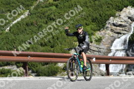 Photo #2306617 | 15-07-2022 09:58 | Passo Dello Stelvio - Waterfall curve BICYCLES