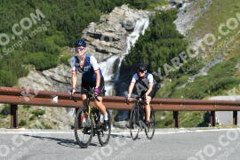 Photo #2397716 | 25-07-2022 09:51 | Passo Dello Stelvio - Waterfall curve BICYCLES