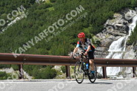 Photo #2379441 | 24-07-2022 13:42 | Passo Dello Stelvio - Waterfall curve BICYCLES
