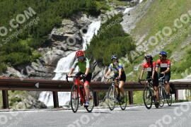 Photo #2204357 | 27-06-2022 13:39 | Passo Dello Stelvio - Waterfall curve BICYCLES