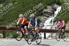 Photo #2204457 | 27-06-2022 13:59 | Passo Dello Stelvio - Waterfall curve BICYCLES