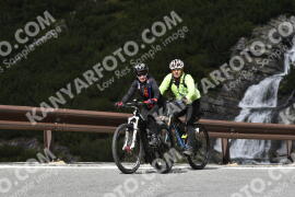 Fotó #2854127 | 11-09-2022 11:33 | Passo Dello Stelvio - Vízesés kanyar Bicajosok