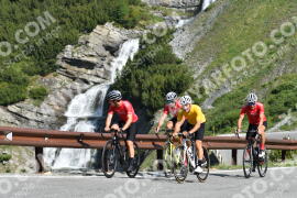 Photo #2168246 | 20-06-2022 09:37 | Passo Dello Stelvio - Waterfall curve BICYCLES
