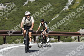 Fotó #2751786 | 26-08-2022 10:52 | Passo Dello Stelvio - Vízesés kanyar Bicajosok