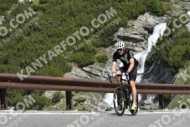 Photo #3253308 | 27-06-2023 10:30 | Passo Dello Stelvio - Waterfall curve BICYCLES