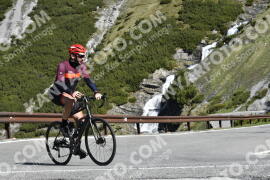 Photo #2082540 | 04-06-2022 09:36 | Passo Dello Stelvio - Waterfall BICYCLE riders
