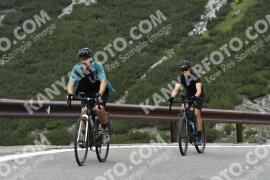 Fotó #3557761 | 23-07-2023 11:43 | Passo Dello Stelvio - Vízesés kanyar Bicajosok