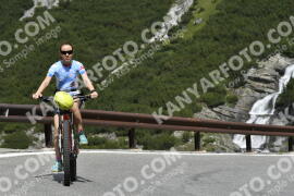 Photo #3556115 | 23-07-2023 10:58 | Passo Dello Stelvio - Waterfall curve BICYCLES
