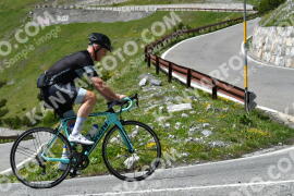 Fotó #2138224 | 17-06-2022 15:11 | Passo Dello Stelvio - Vízesés kanyar Bicajosok