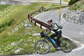 Photo #2411461 | 26-07-2022 12:56 | Passo Dello Stelvio - Waterfall curve BICYCLES