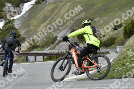 Fotó #3042400 | 03-06-2023 12:35 | Passo Dello Stelvio - Vízesés kanyar Bicajosok