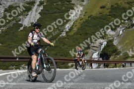 Fotó #2751312 | 26-08-2022 10:17 | Passo Dello Stelvio - Vízesés kanyar Bicajosok