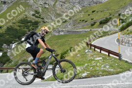 Fotó #2440116 | 30-07-2022 11:08 | Passo Dello Stelvio - Vízesés kanyar Bicajosok