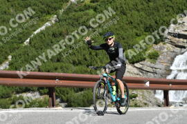 Photo #2306622 | 15-07-2022 09:58 | Passo Dello Stelvio - Waterfall curve BICYCLES