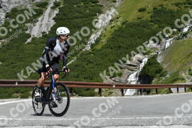 Photo #2412357 | 26-07-2022 10:23 | Passo Dello Stelvio - Waterfall curve BICYCLES