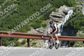 Photo #2380620 | 24-07-2022 09:52 | Passo Dello Stelvio - Waterfall curve BICYCLES